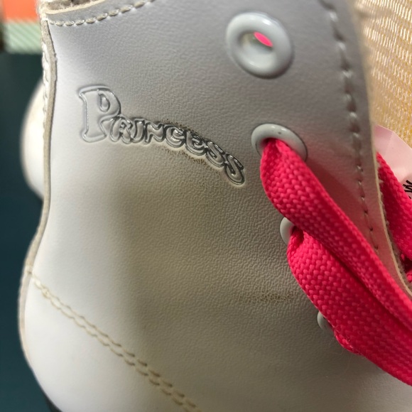 Girls Skates - Picture 7 of 12